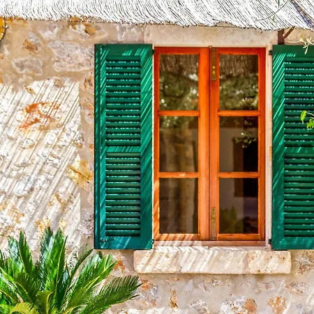 Traditional 3 Bedrooms Rellafonta Mountain Views Short Drive To Town Villa *
